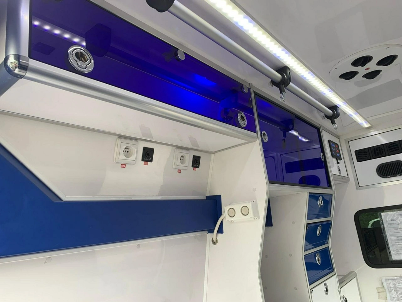 Volkswagen Transporter - Zdjęcie 14