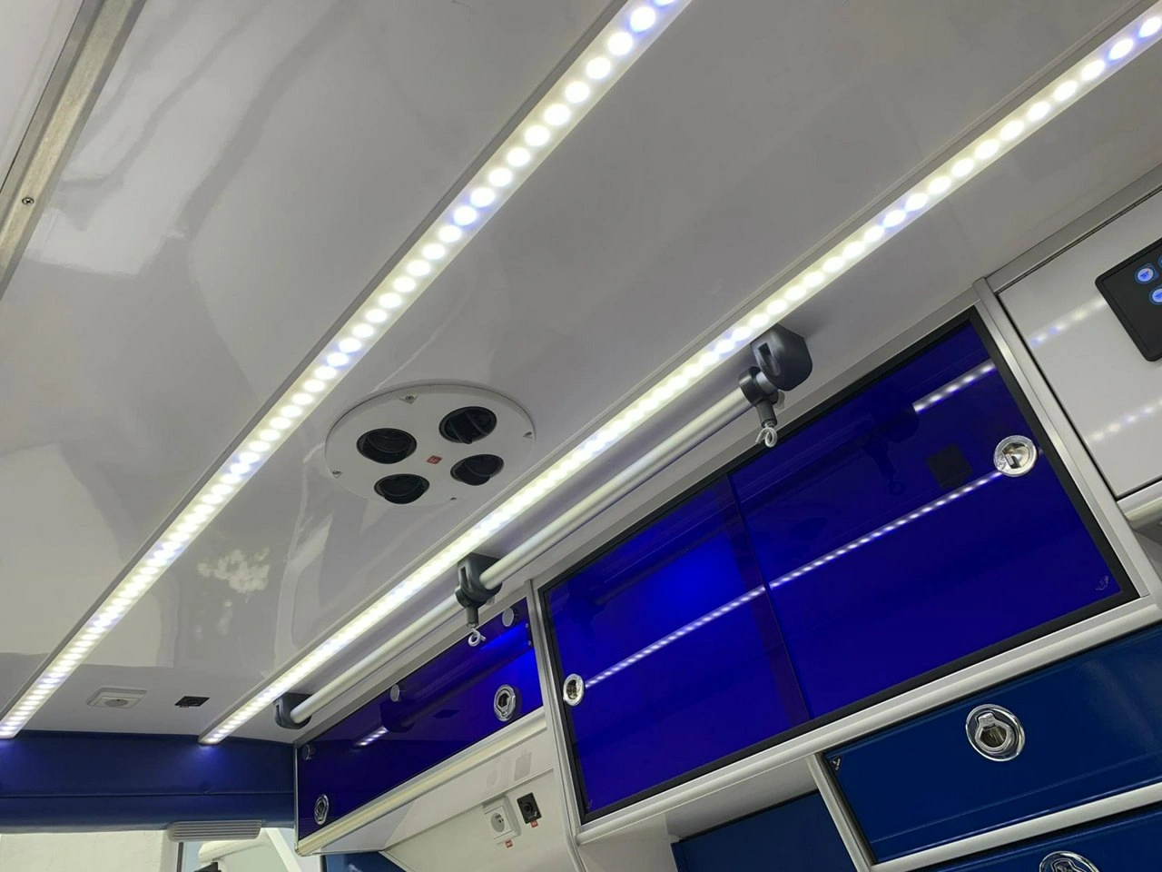 Volkswagen Transporter - Zdjęcie 17