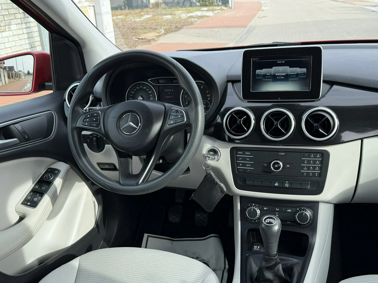 Mercedes B 180 - Zdjęcie 8