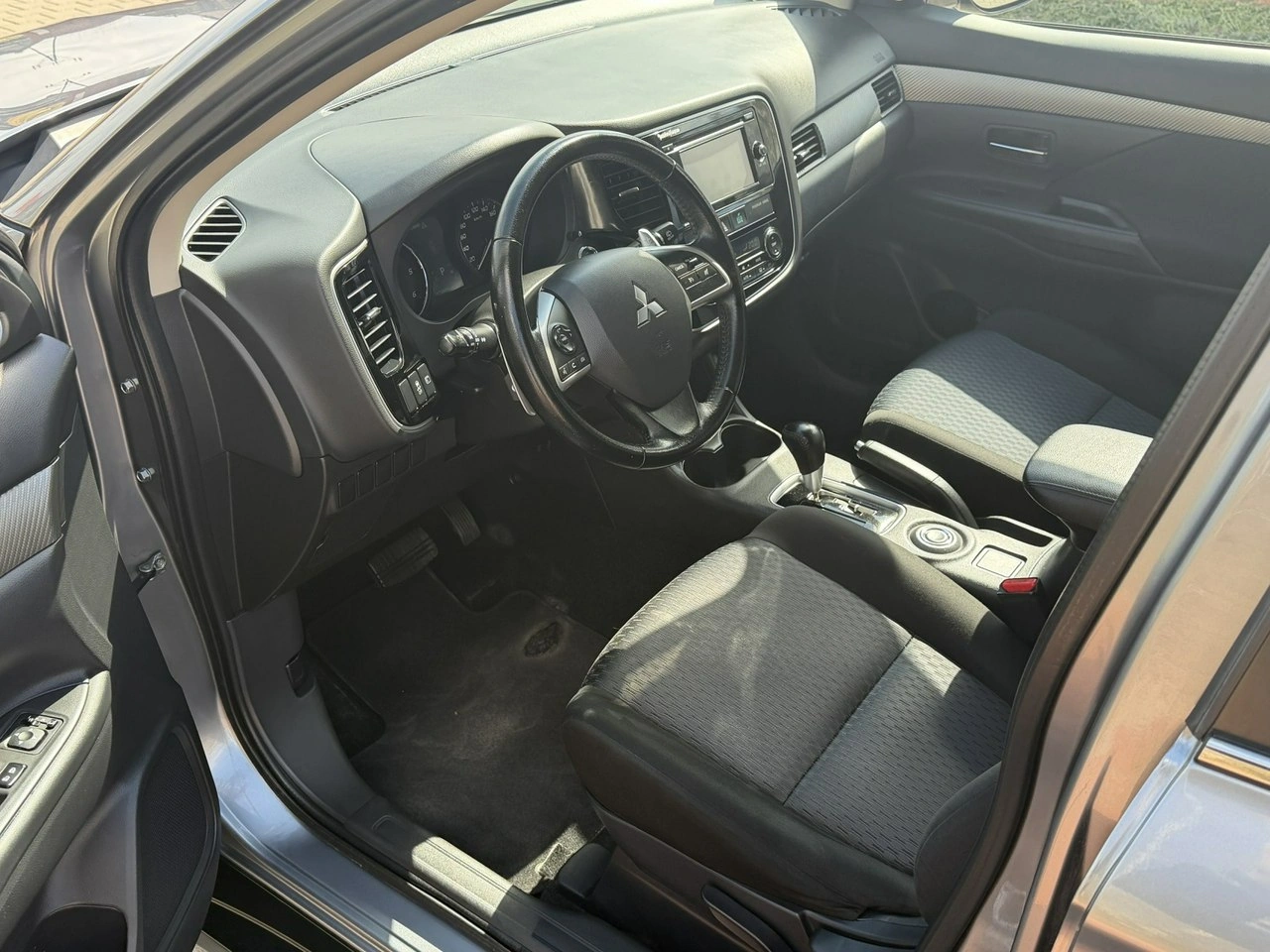 Mitsubishi Outlander - Zdjęcie 10