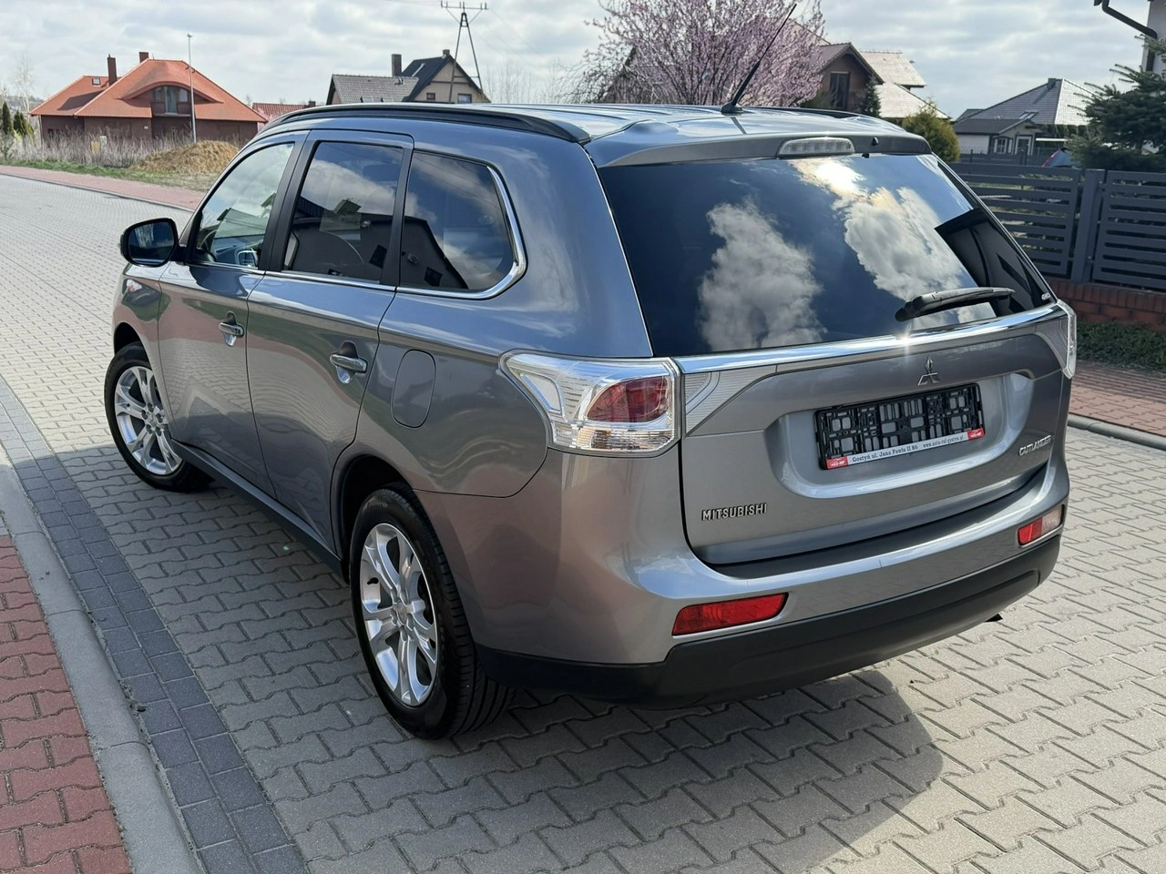 Mitsubishi Outlander - Zdjęcie 3
