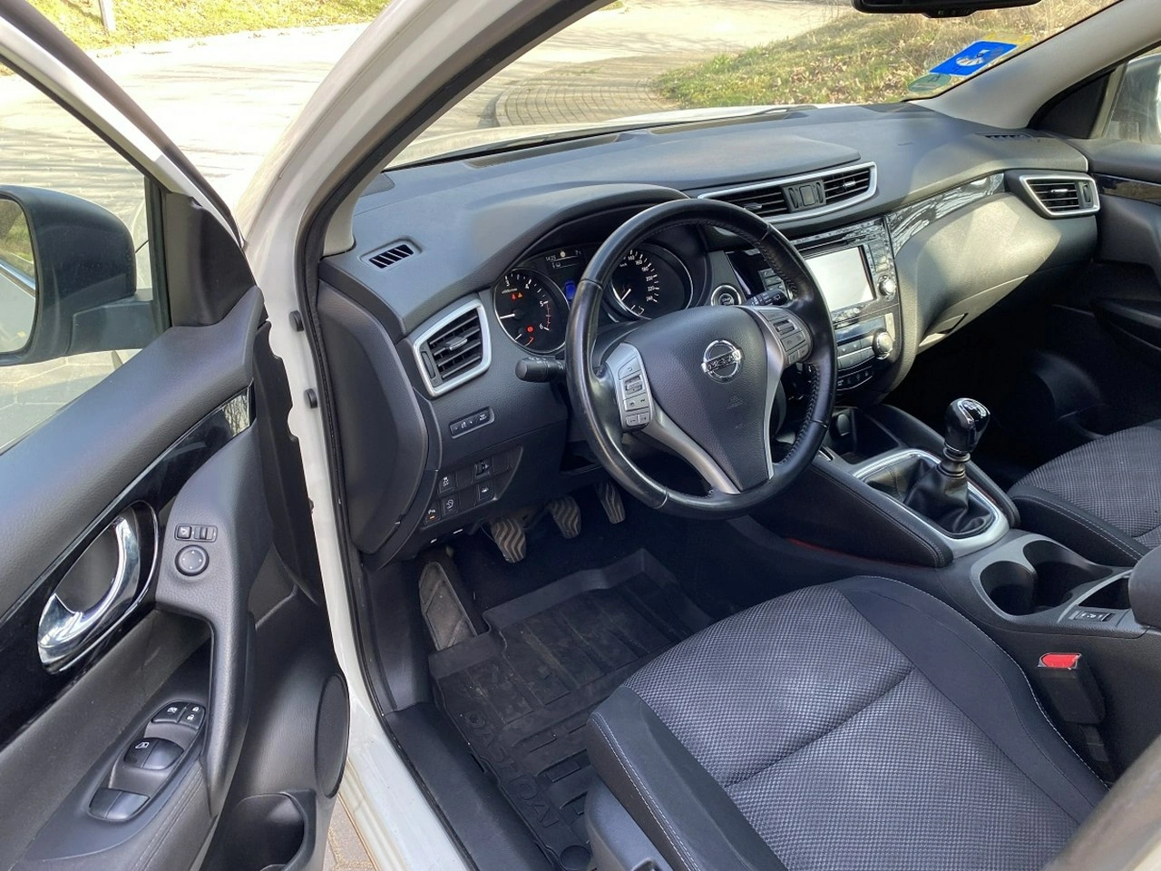 Nissan Qashqai - Zdjęcie 10
