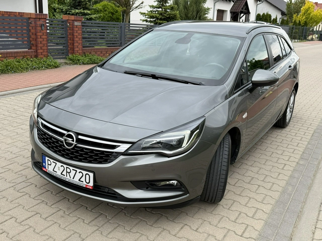 Opel Astra - Zdjęcie 2