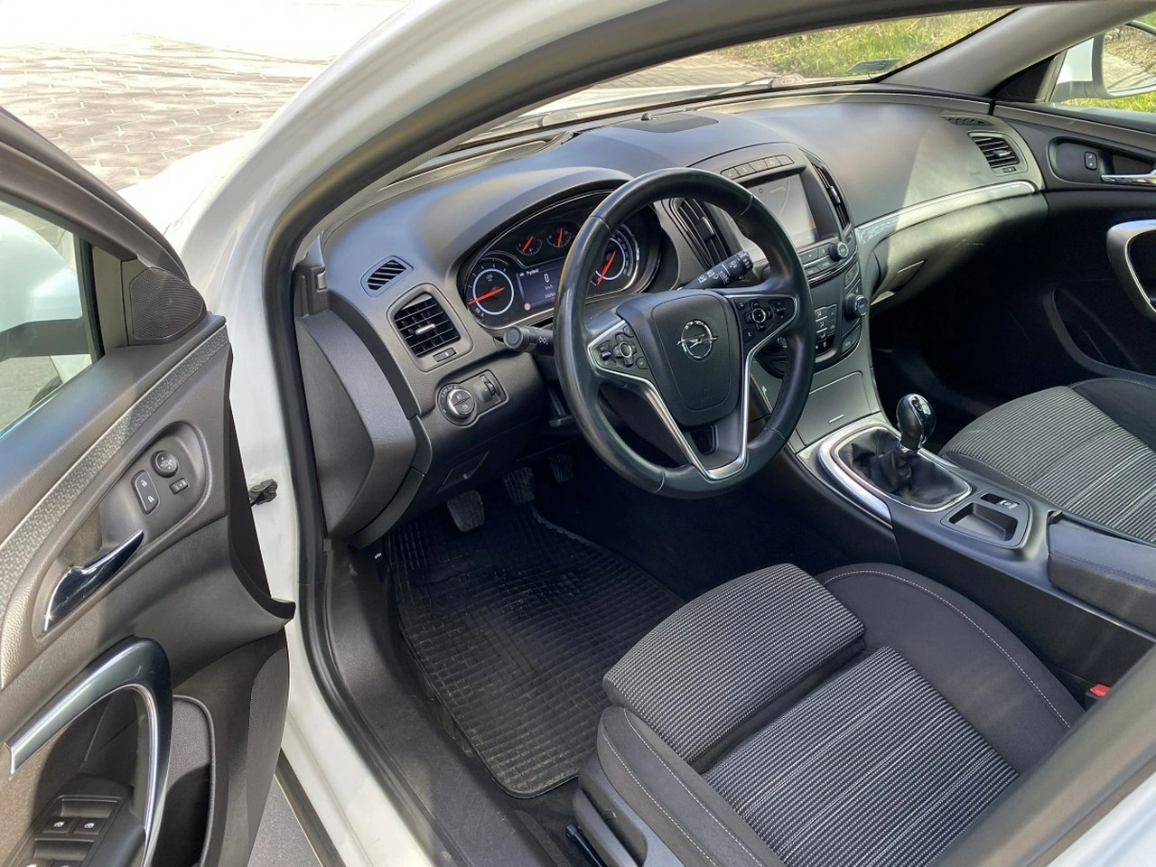 Opel Insignia - Zdjęcie 10