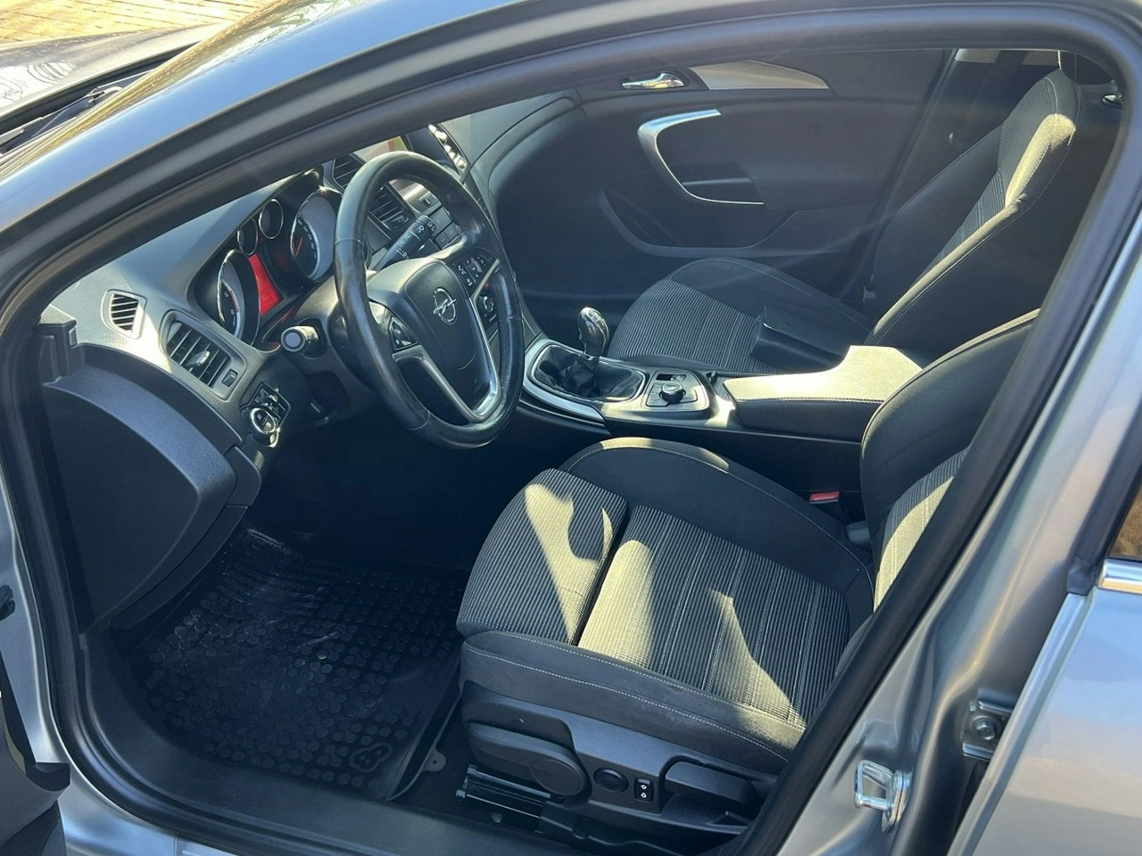 Opel Insignia - Zdjęcie 9