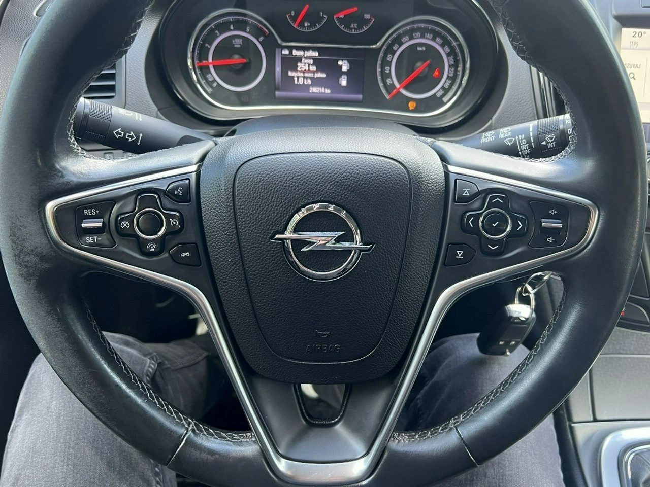 Opel Insignia - Zdjęcie 10
