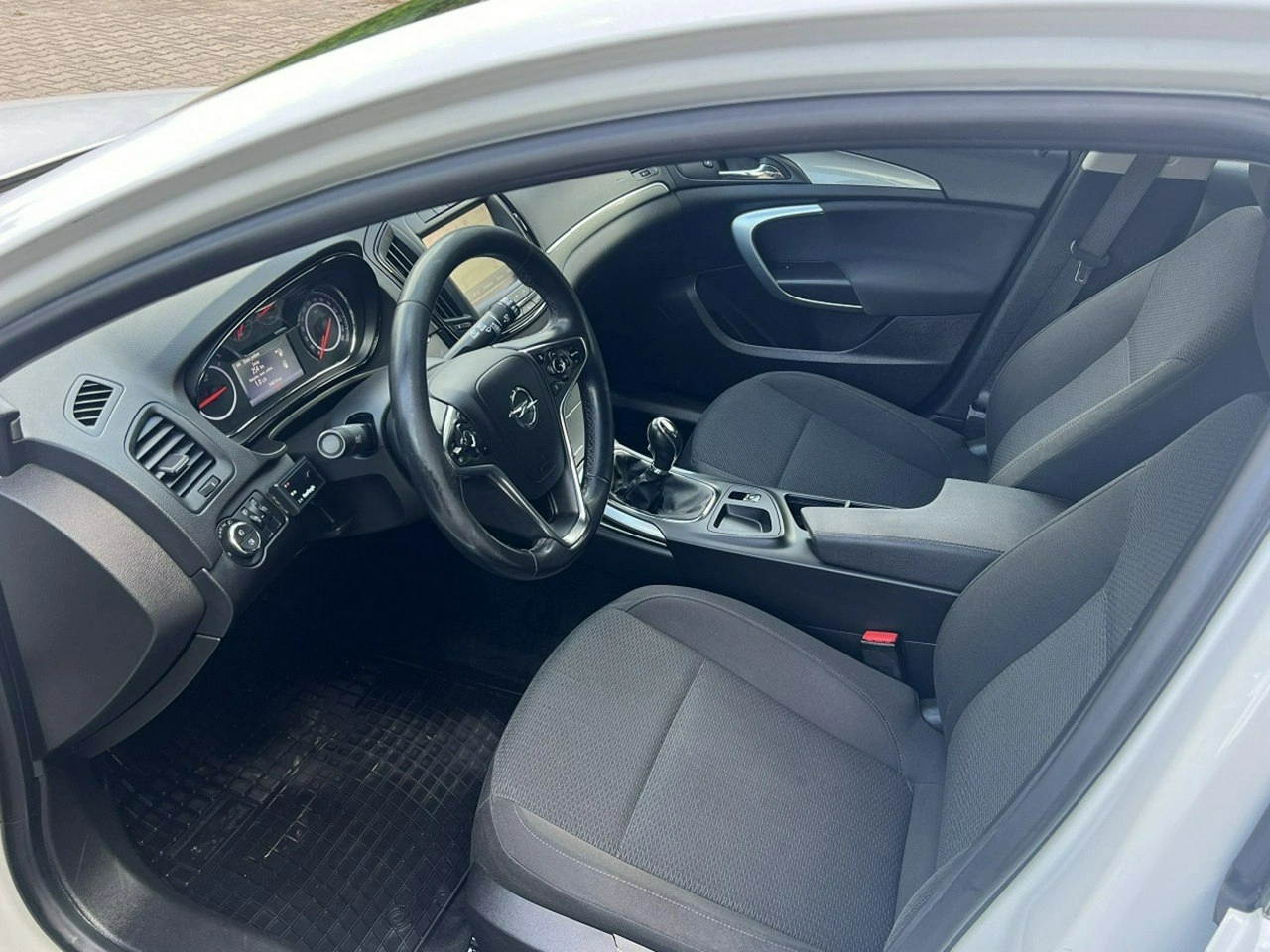 Opel Insignia - Zdjęcie 8