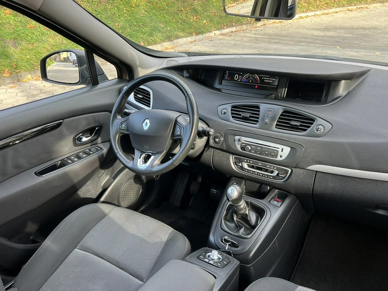 Renault Scenic - Zdjęcie 9