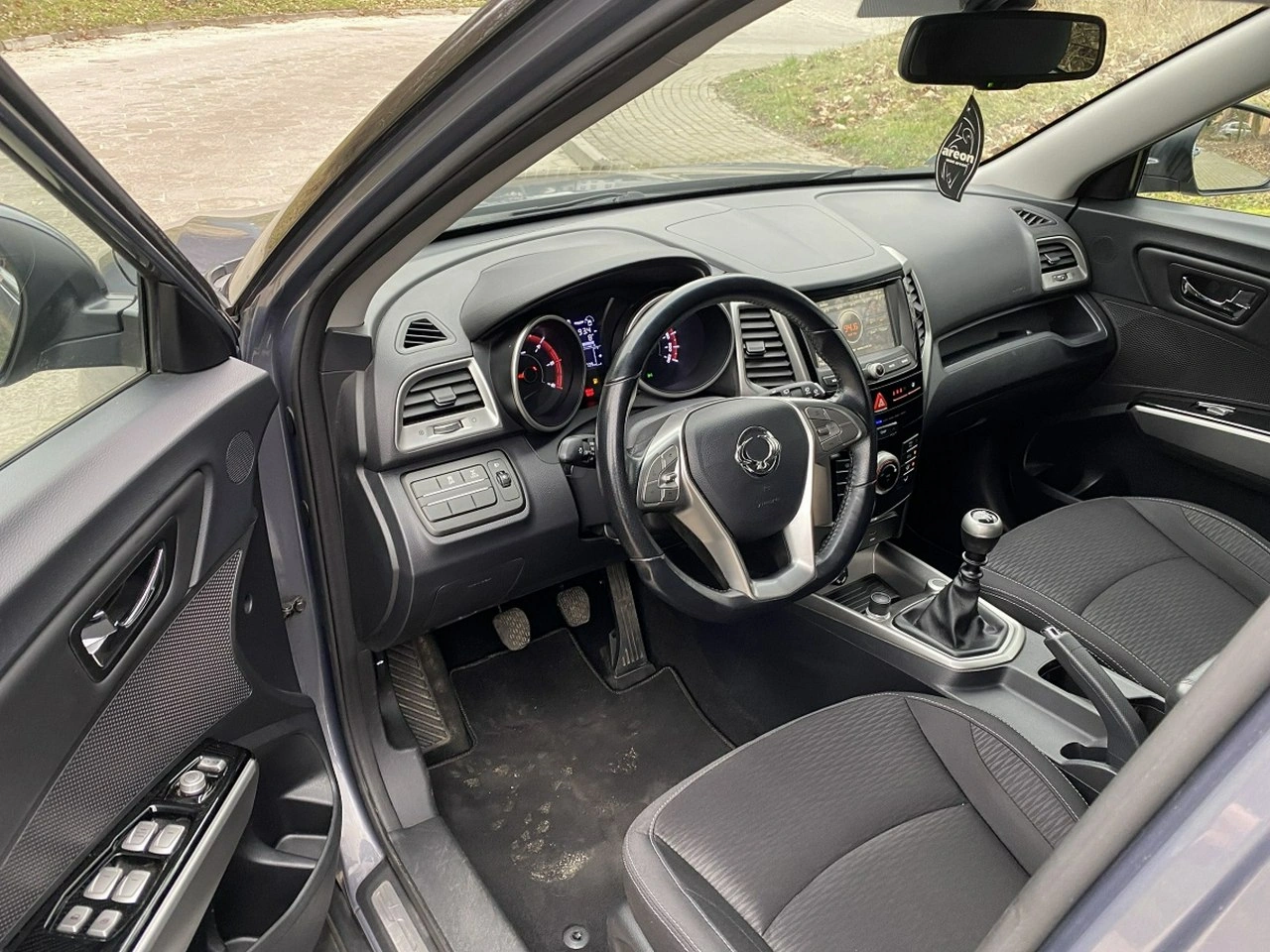 SsangYong Tivoli - Zdjęcie 10