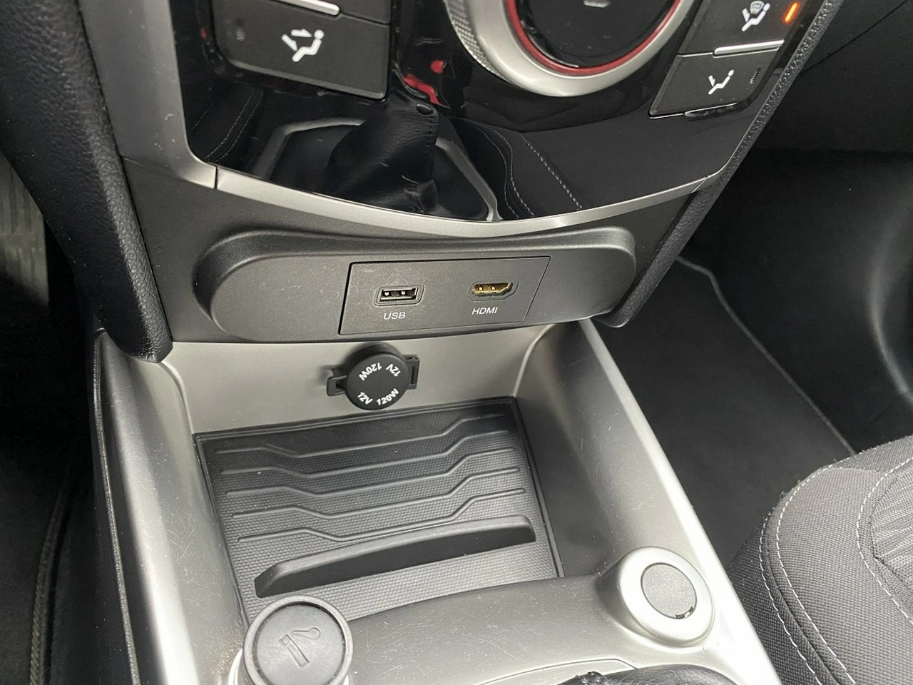SsangYong Tivoli - Zdjęcie 12
