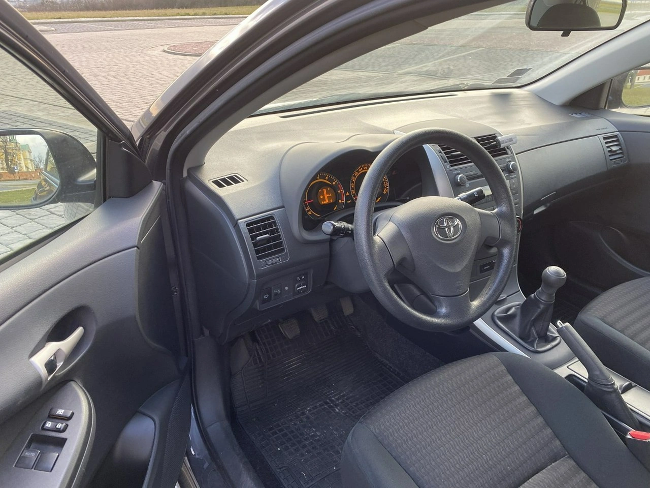 Toyota Corolla - Zdjęcie 10