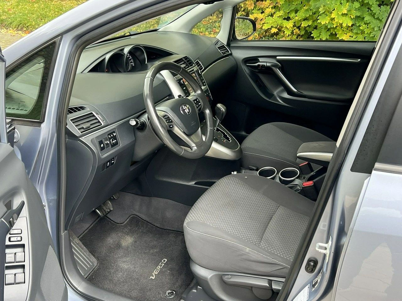 Toyota Verso - Zdjęcie 8