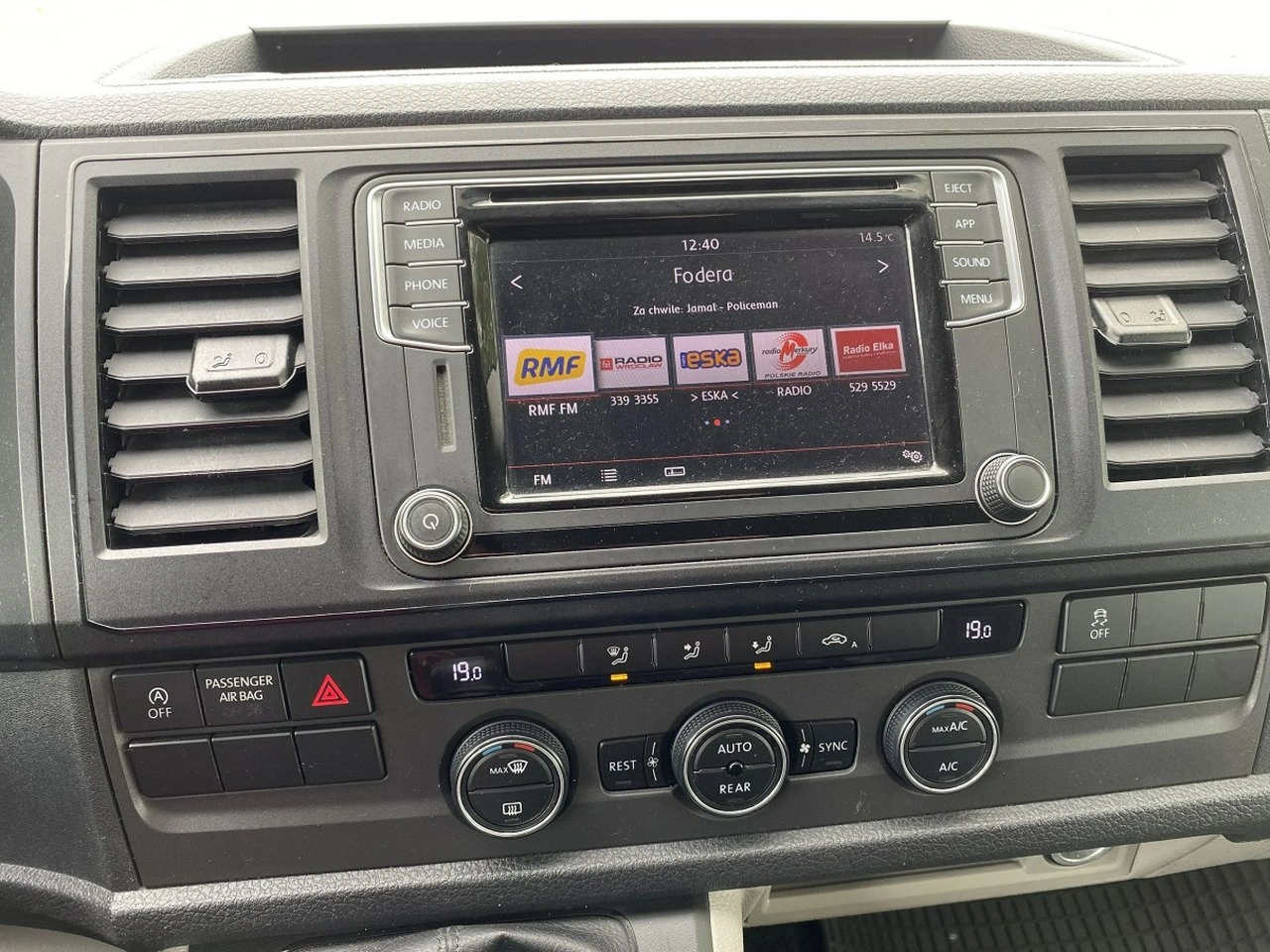 Volkswagen Caravelle - Zdjęcie 11