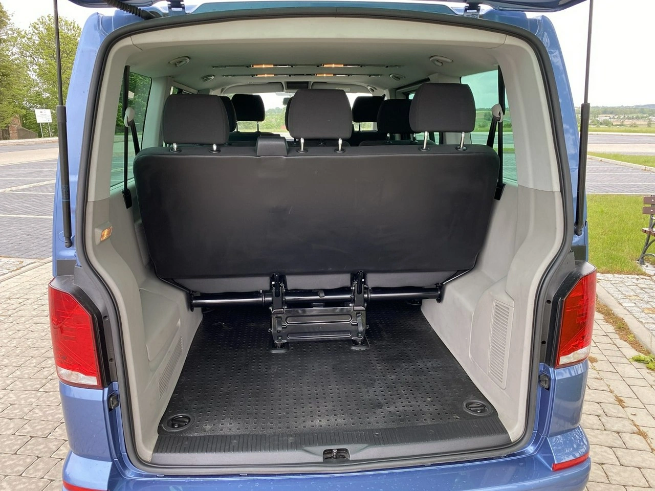 Volkswagen Caravelle - Zdjęcie 8
