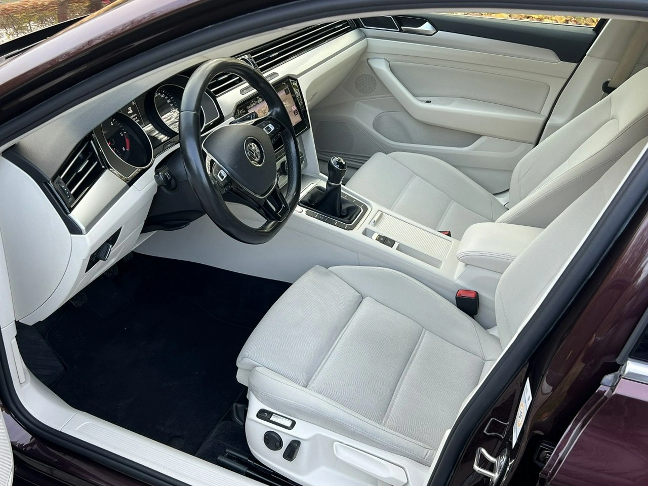 Volkswagen Passat - Zdjęcie 10