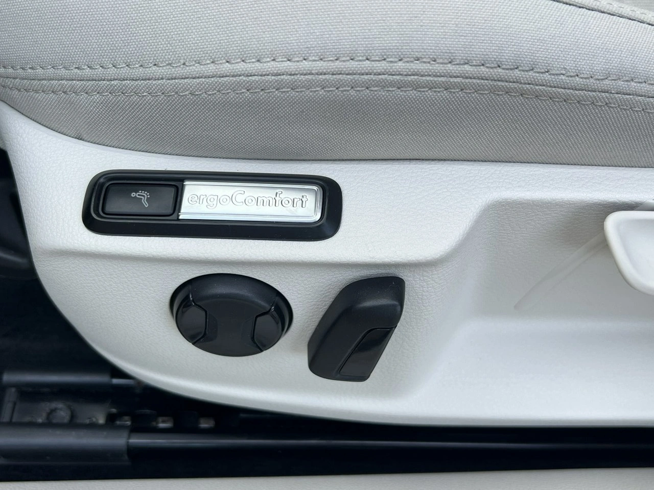 Volkswagen Passat - Zdjęcie 11