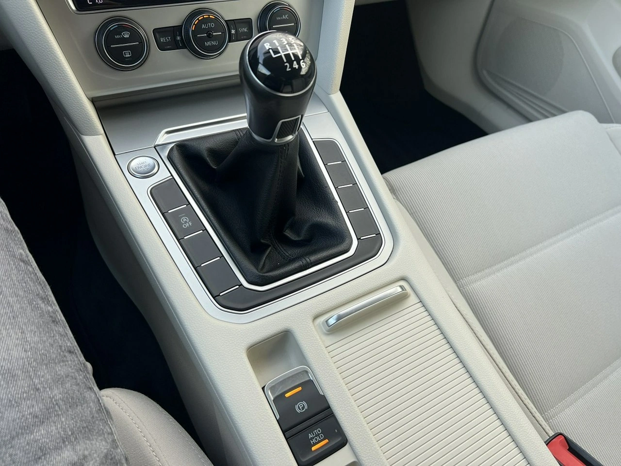 Volkswagen Passat - Zdjęcie 15