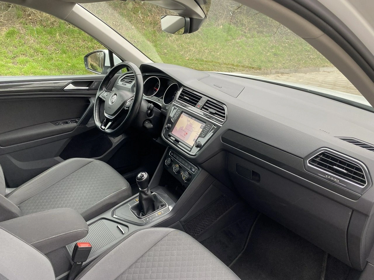 Volkswagen Tiguan - Zdjęcie 9