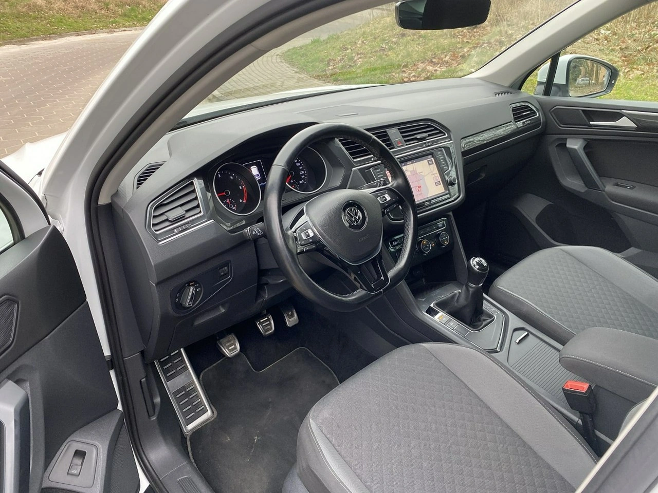 Volkswagen Tiguan - Zdjęcie 11