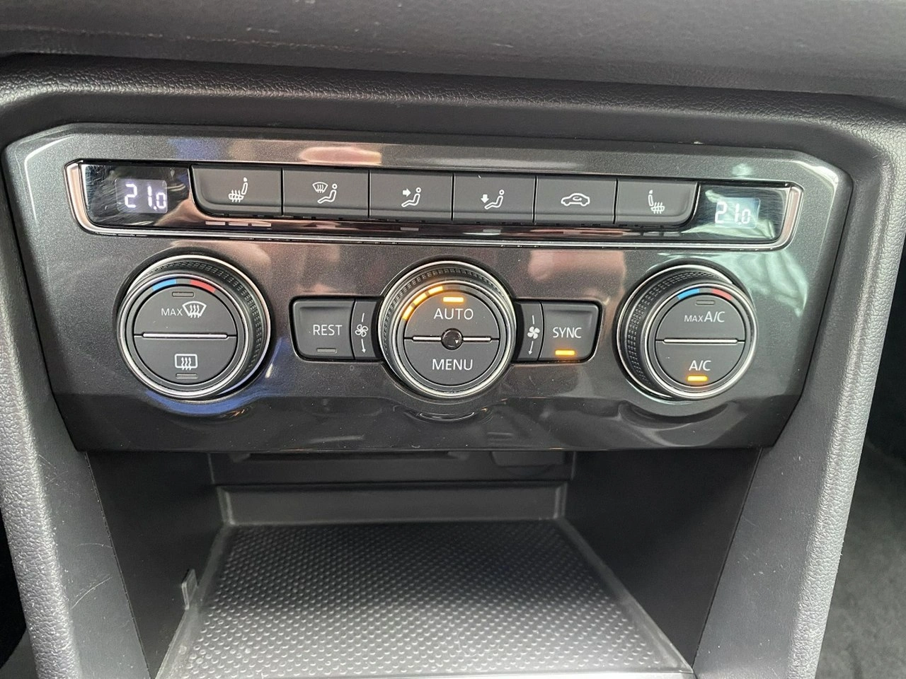 Volkswagen Tiguan - Zdjęcie 14