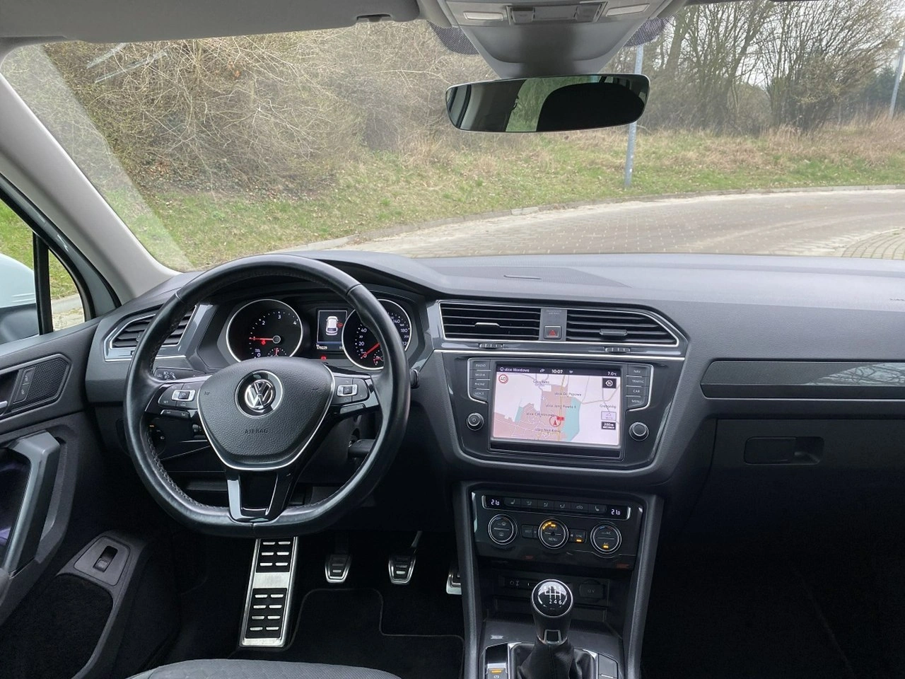 Volkswagen Tiguan - Zdjęcie 8