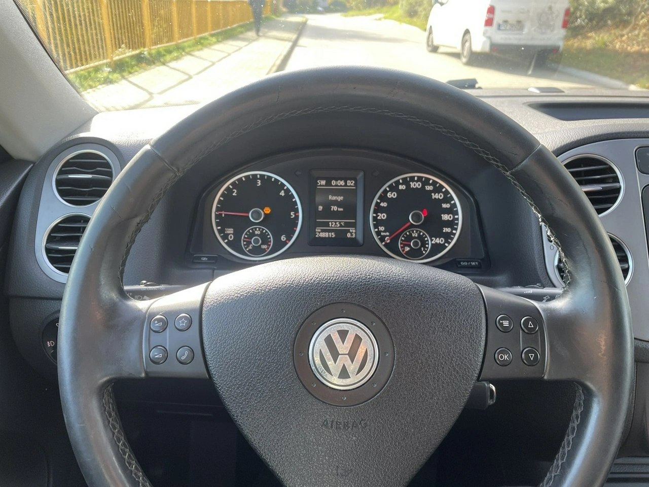 Volkswagen Tiguan - Zdjęcie 9