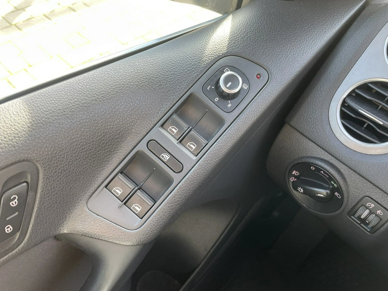Volkswagen Tiguan - Zdjęcie 10
