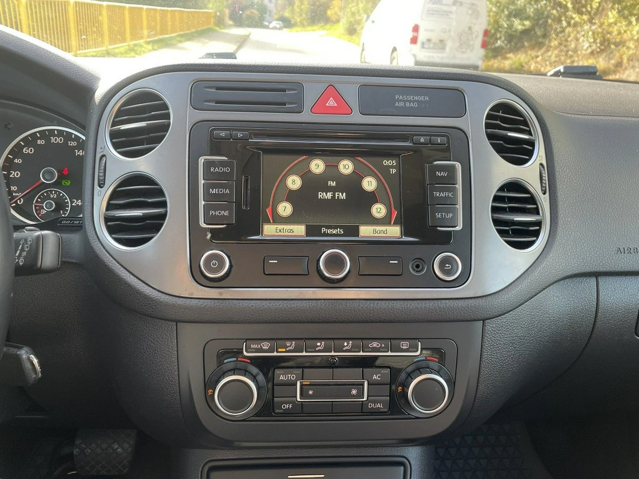 Volkswagen Tiguan - Zdjęcie 11