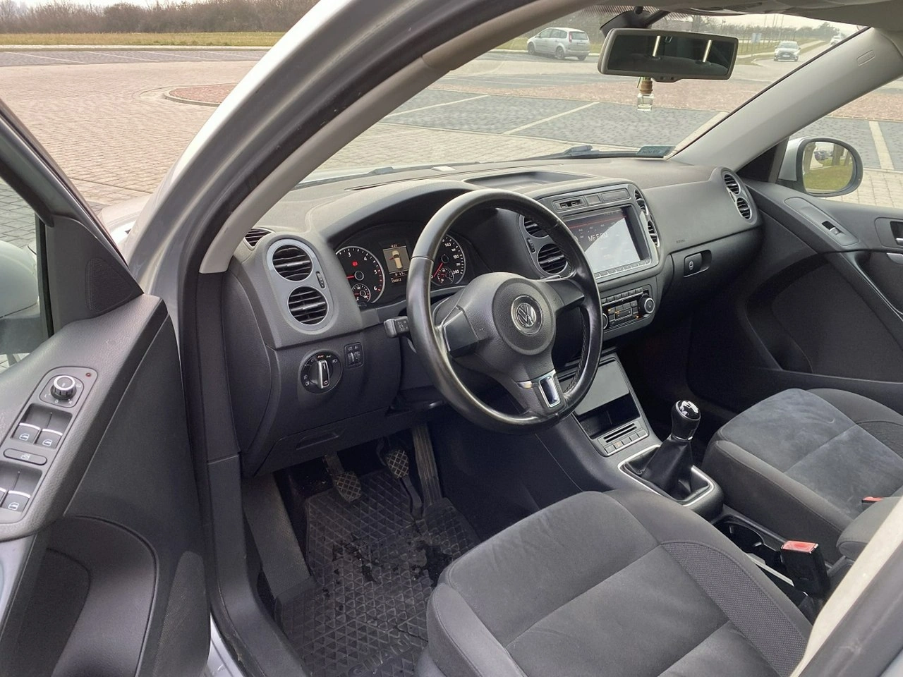 Volkswagen Tiguan - Zdjęcie 10