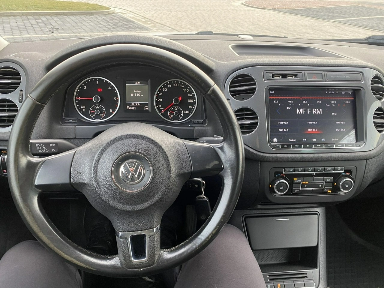 Volkswagen Tiguan - Zdjęcie 11
