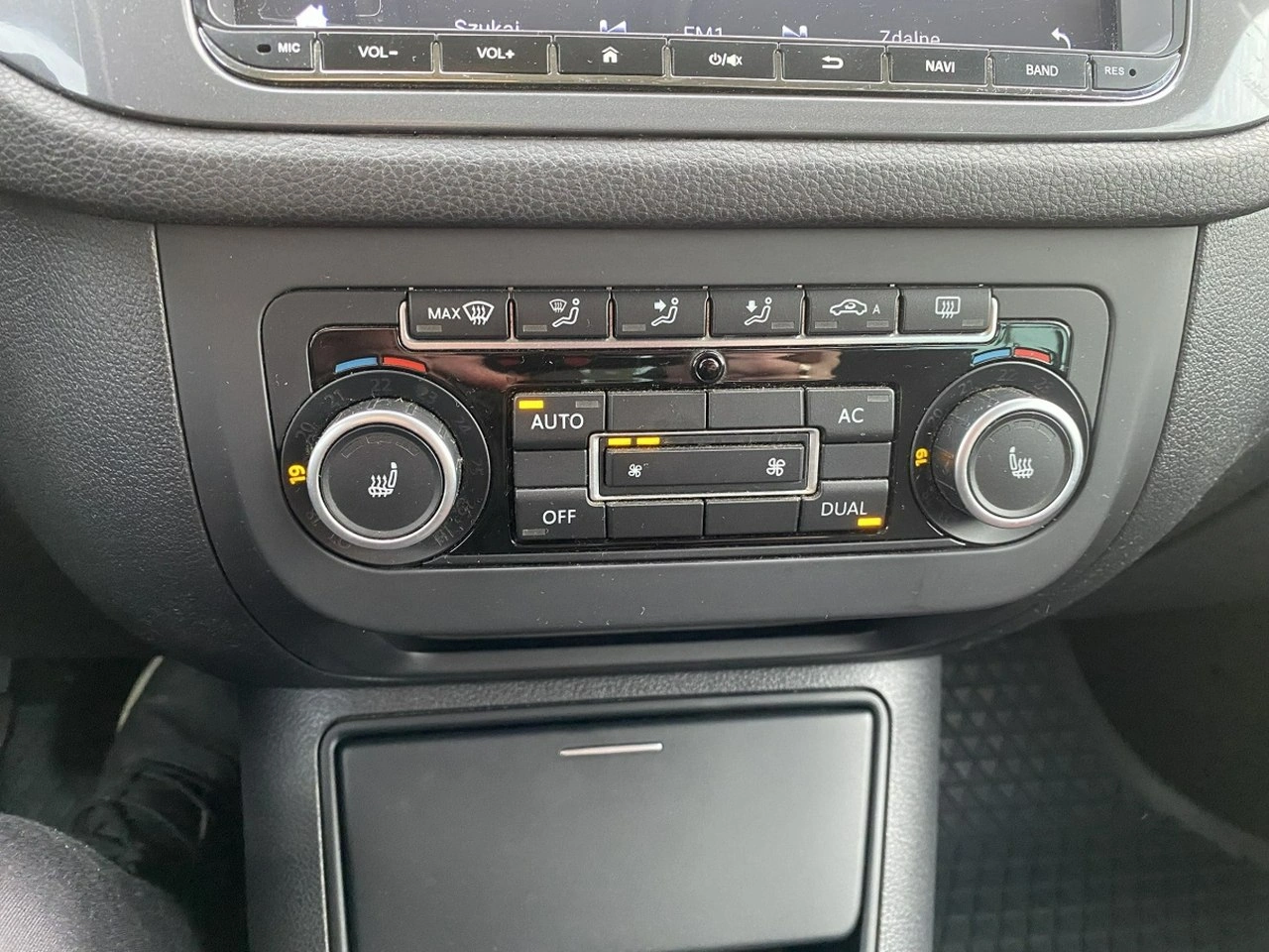 Volkswagen Tiguan - Zdjęcie 12