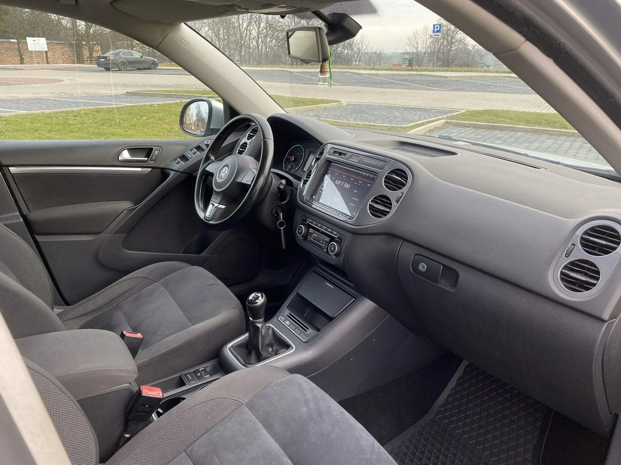 Volkswagen Tiguan - Zdjęcie 8