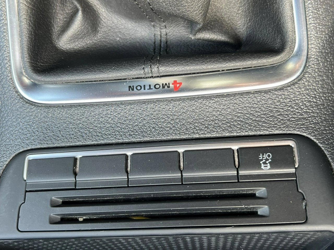 Volkswagen Tiguan - Zdjęcie 12