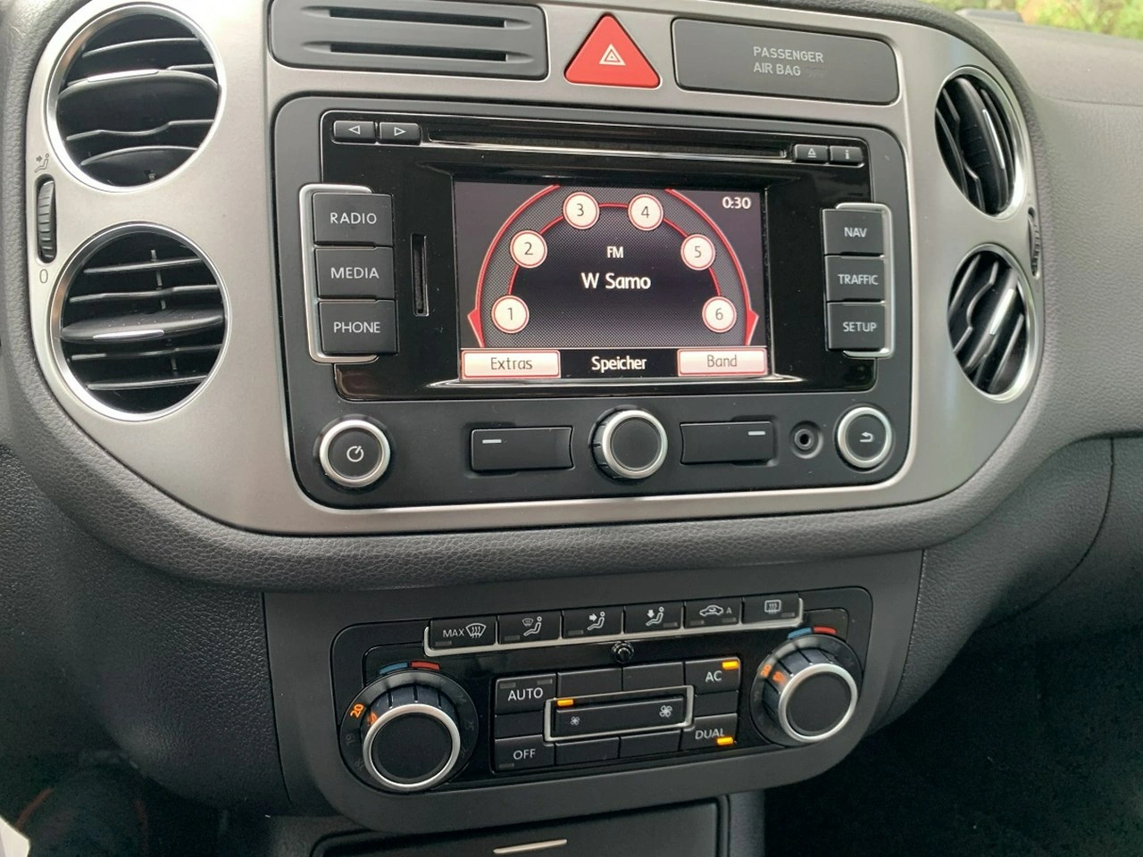 Volkswagen Tiguan - Zdjęcie 10
