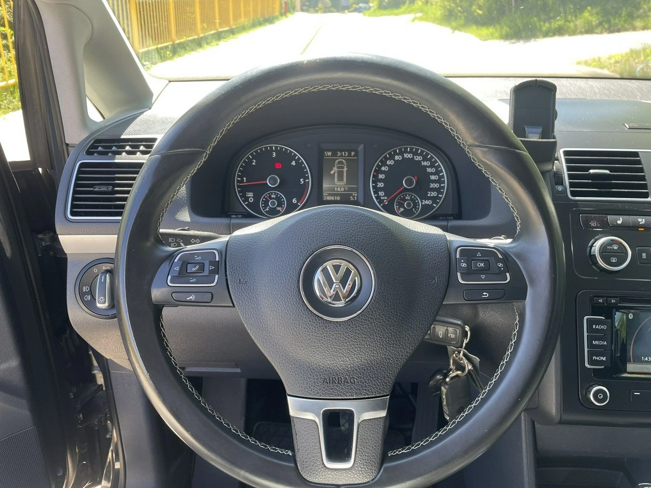 Volkswagen Touran - Zdjęcie 11