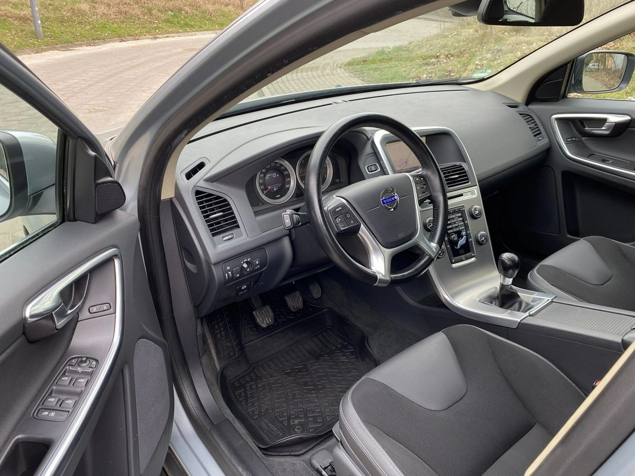 Volvo XC 60 - Zdjęcie 10