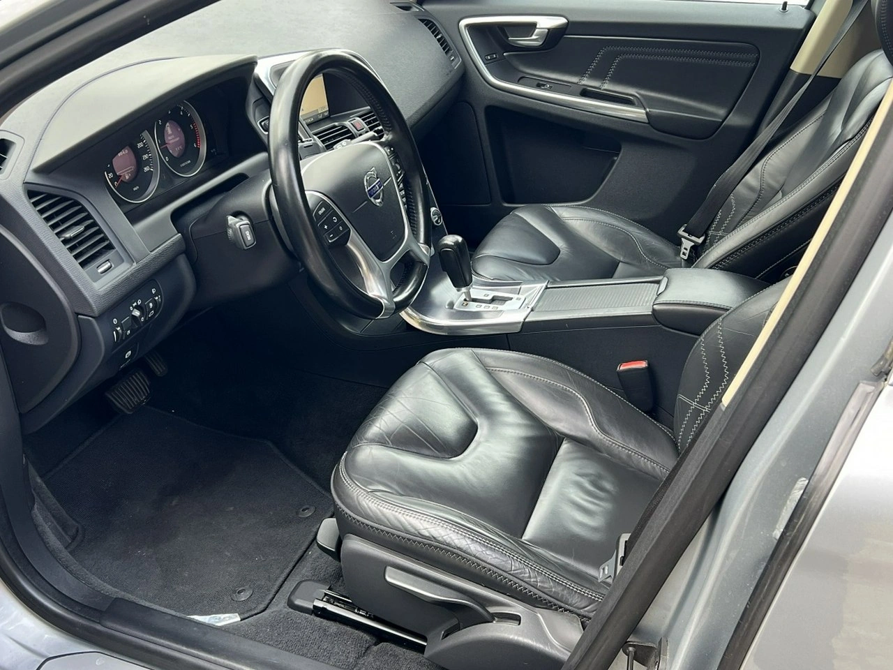 Volvo XC 60 - Zdjęcie 10