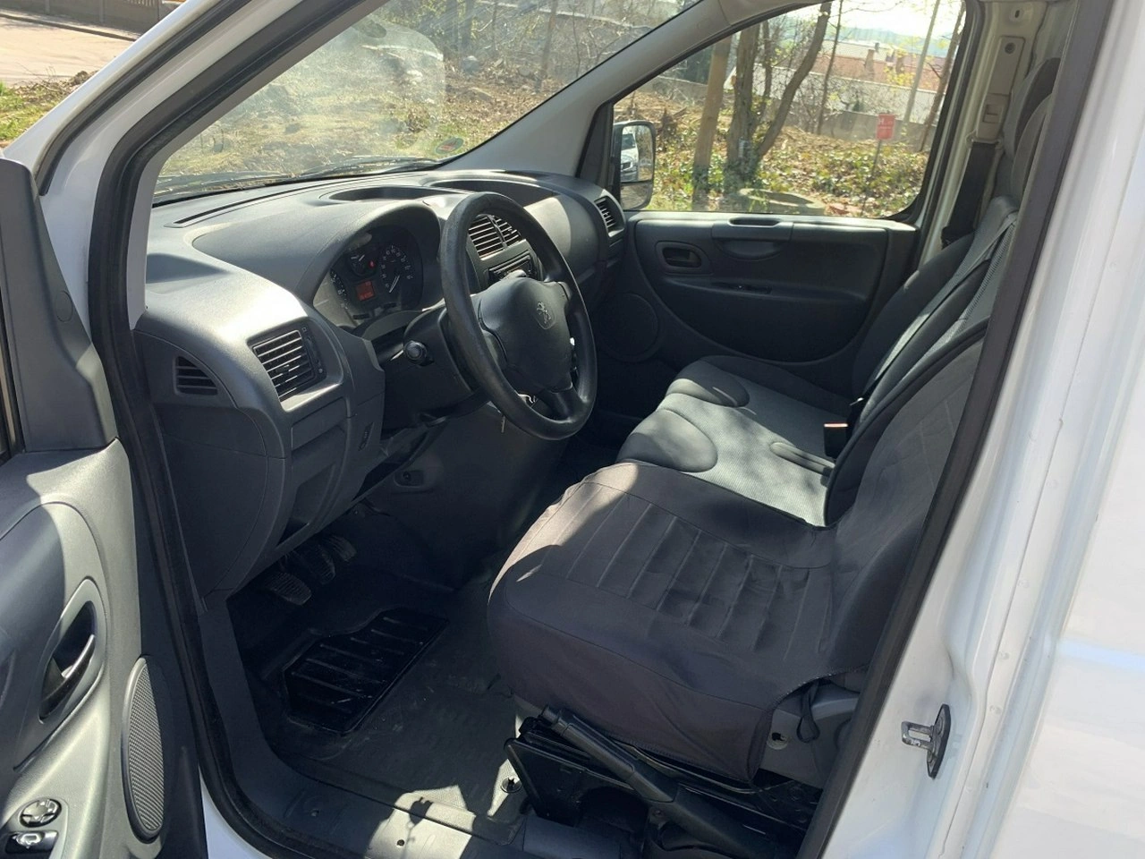 Peugeot Expert - Zdjęcie 9