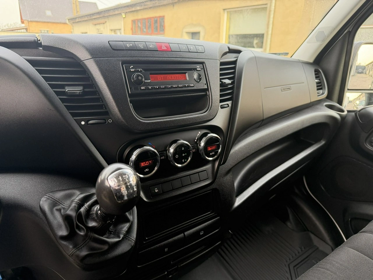 Iveco Daily 35S15 - Zdjęcie 11