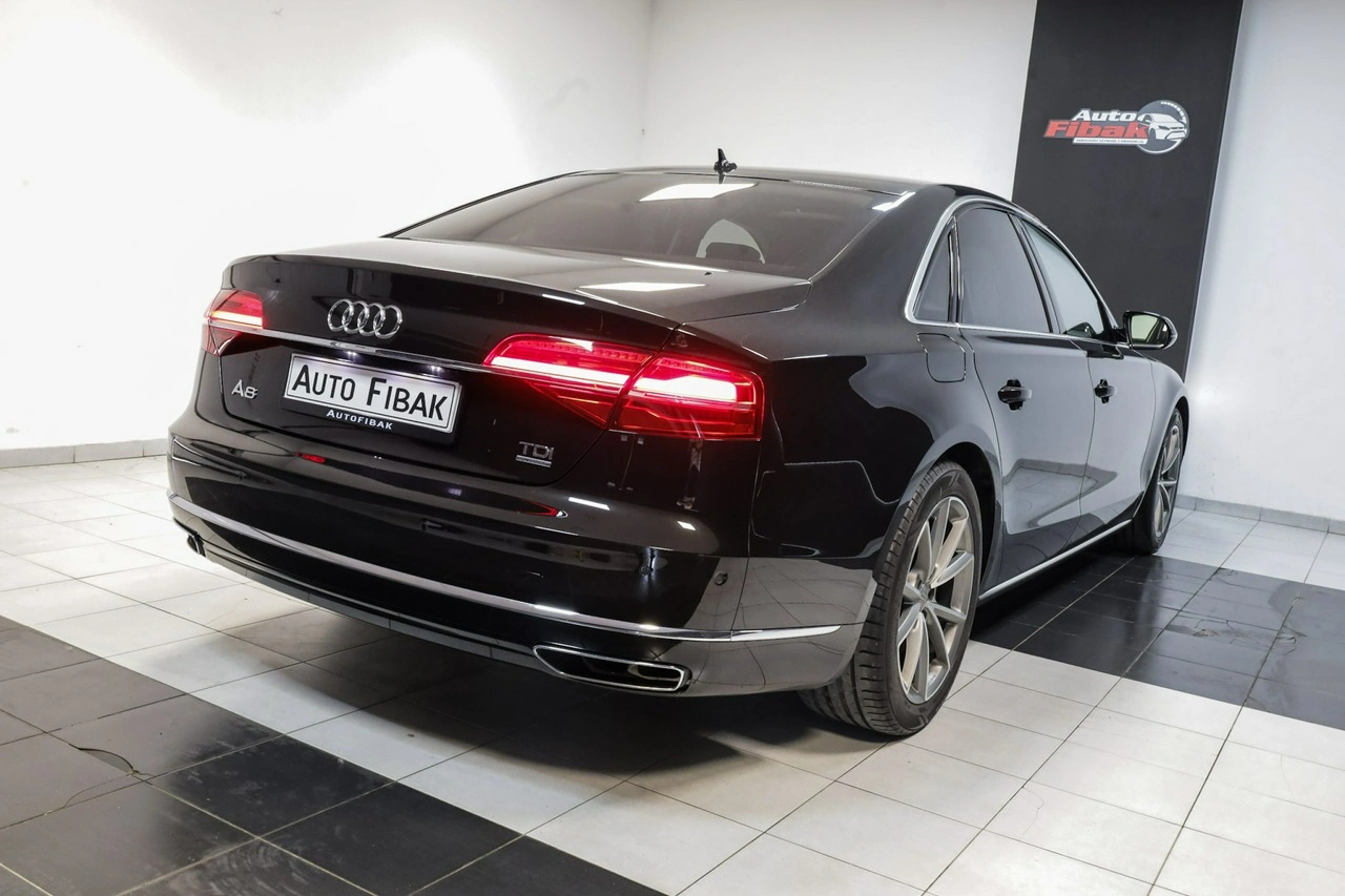 Audi A8 - Zdjęcie 10