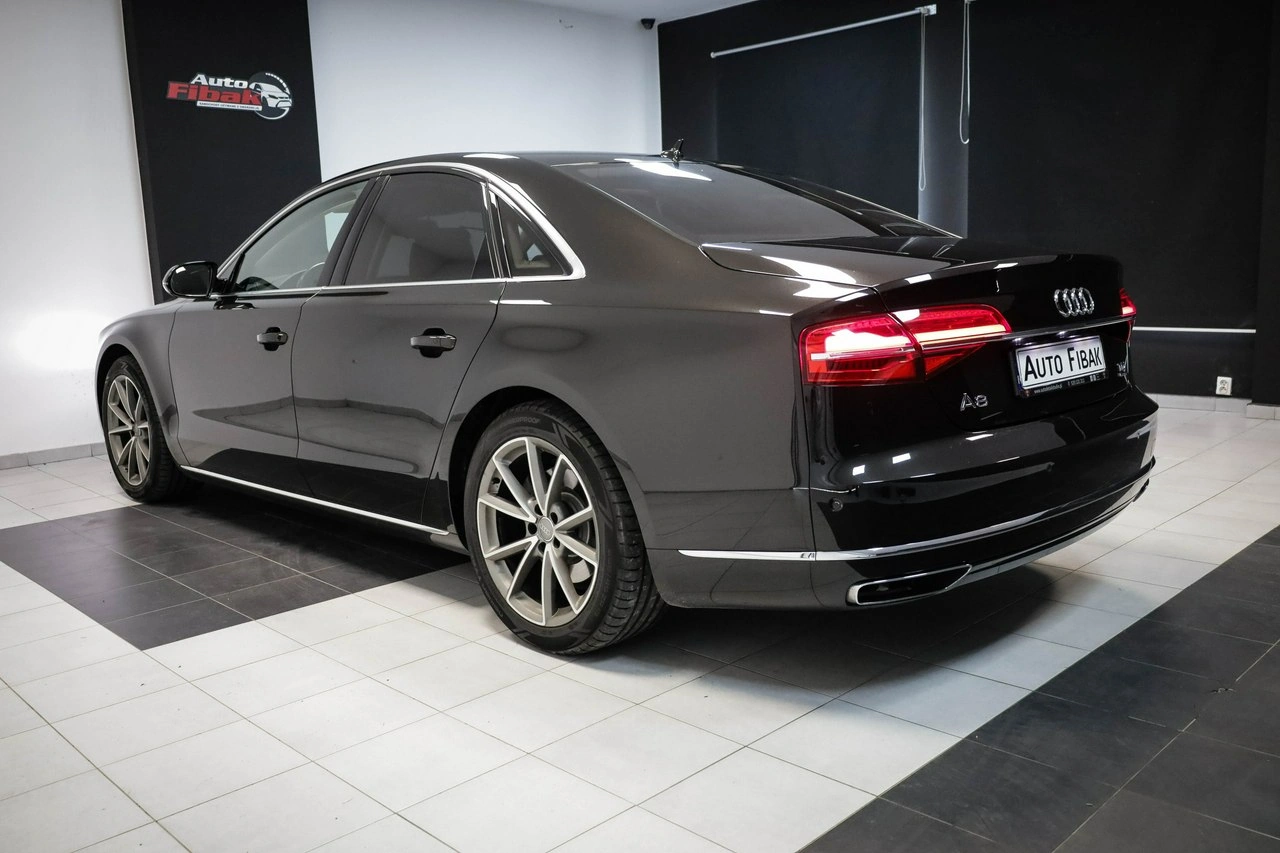 Audi A8 - Zdjęcie 11