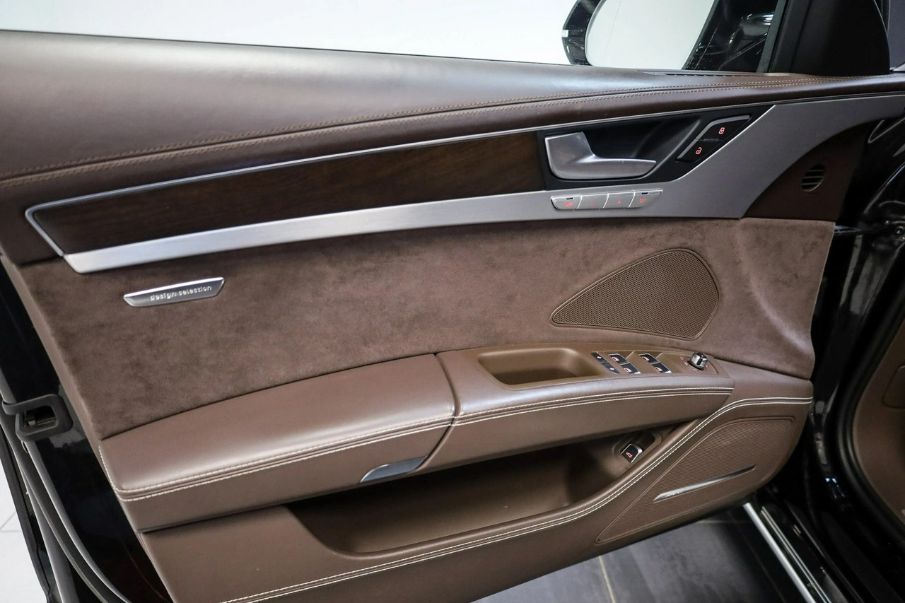 Audi A8 - Zdjęcie 15