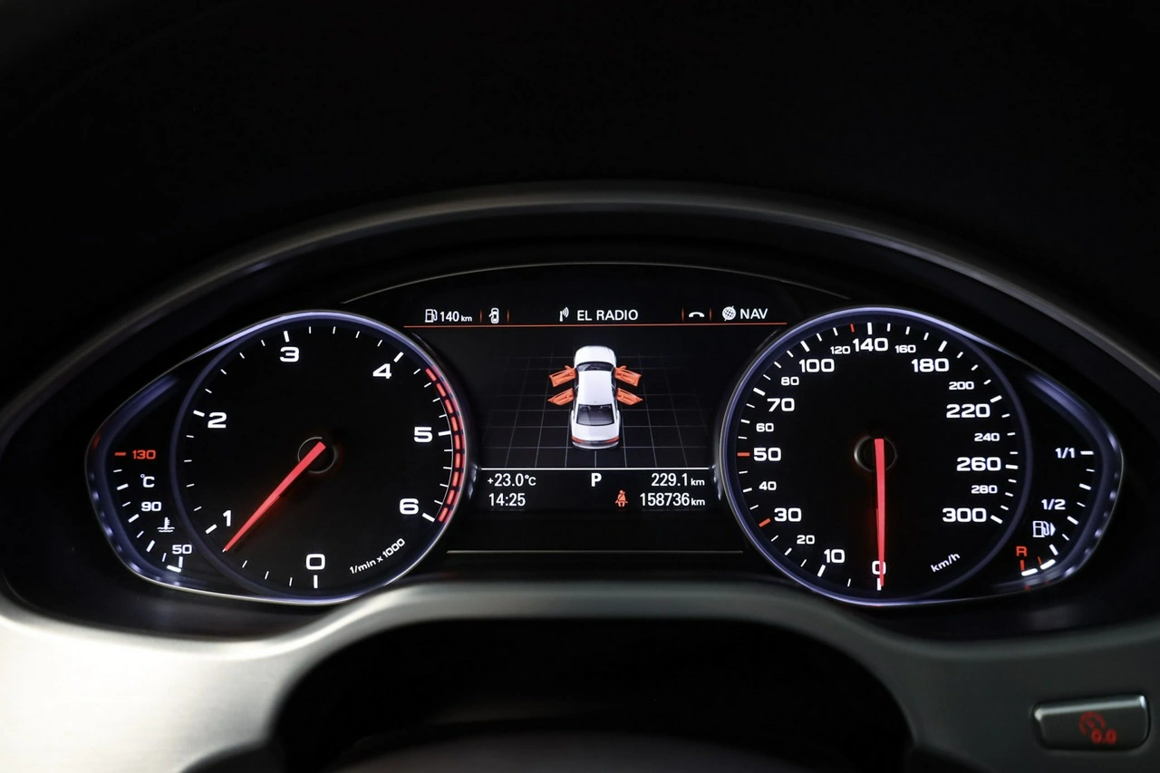 Audi A8 - Zdjęcie 20