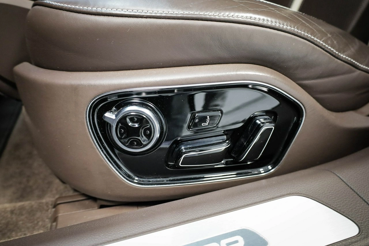 Audi A8 - Zdjęcie 17