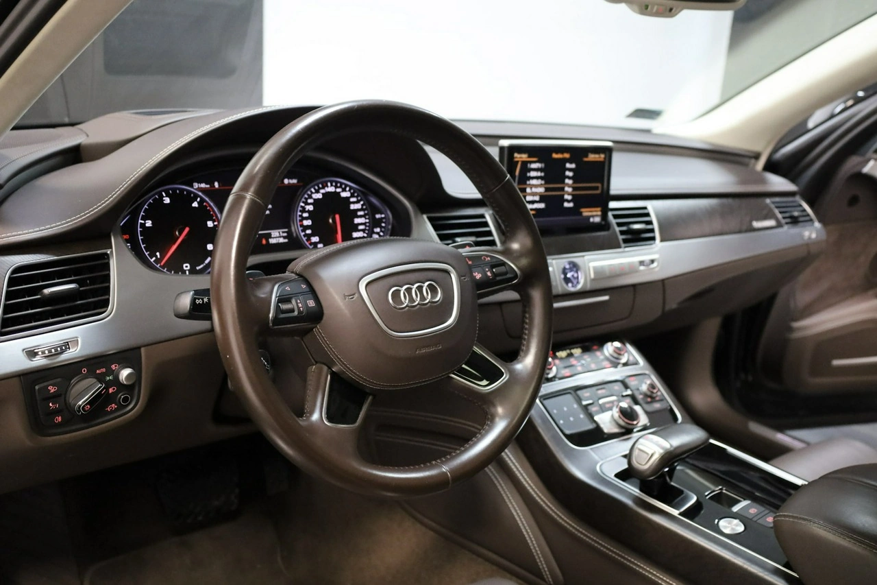 Audi A8 - Zdjęcie 23