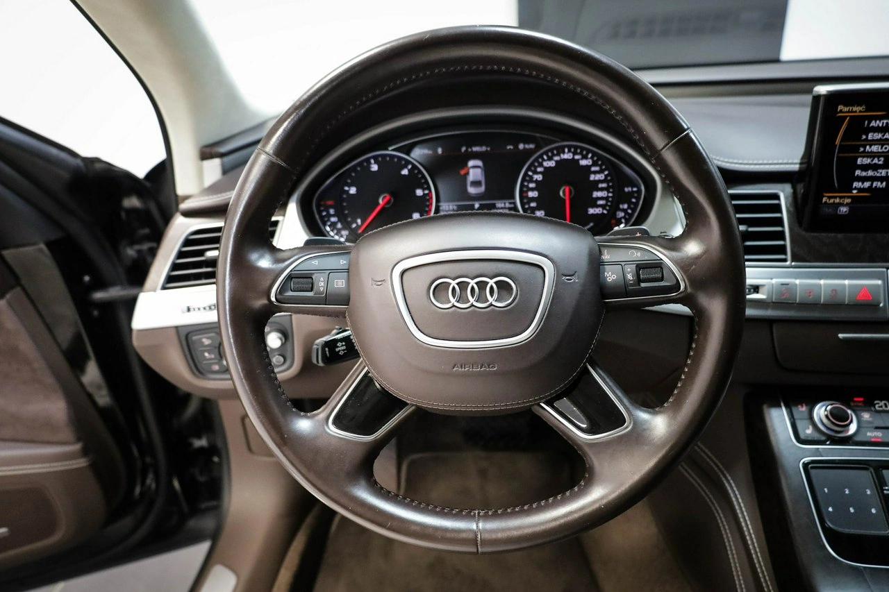 Audi A8 - Zdjęcie 22