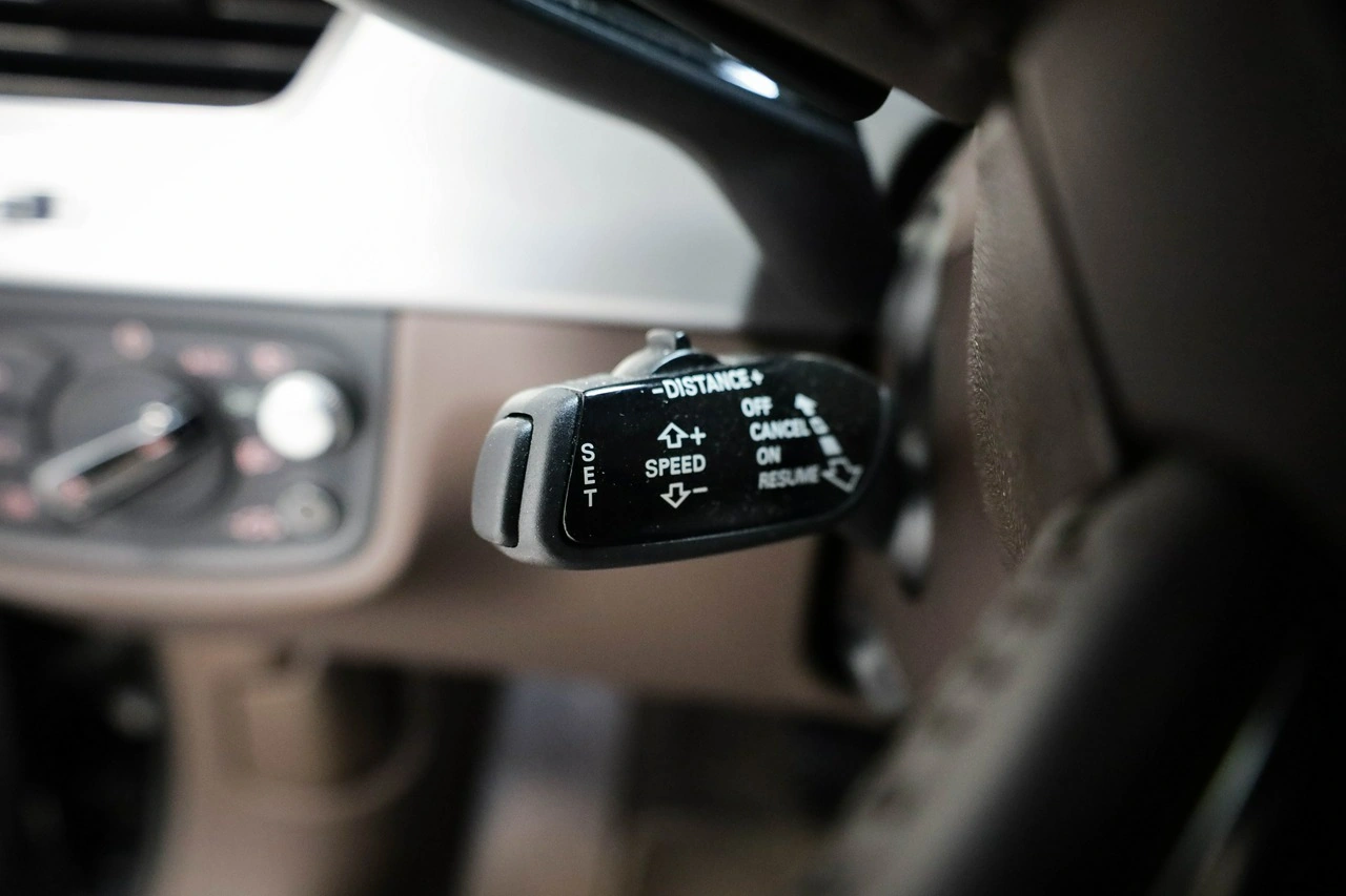 Audi A8 - Zdjęcie 19