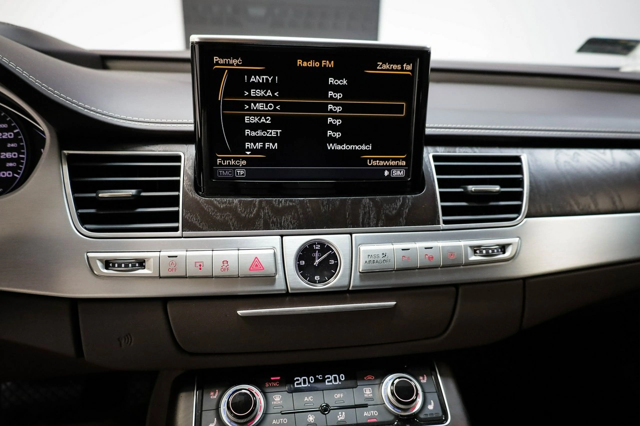 Audi A8 - Zdjęcie 25