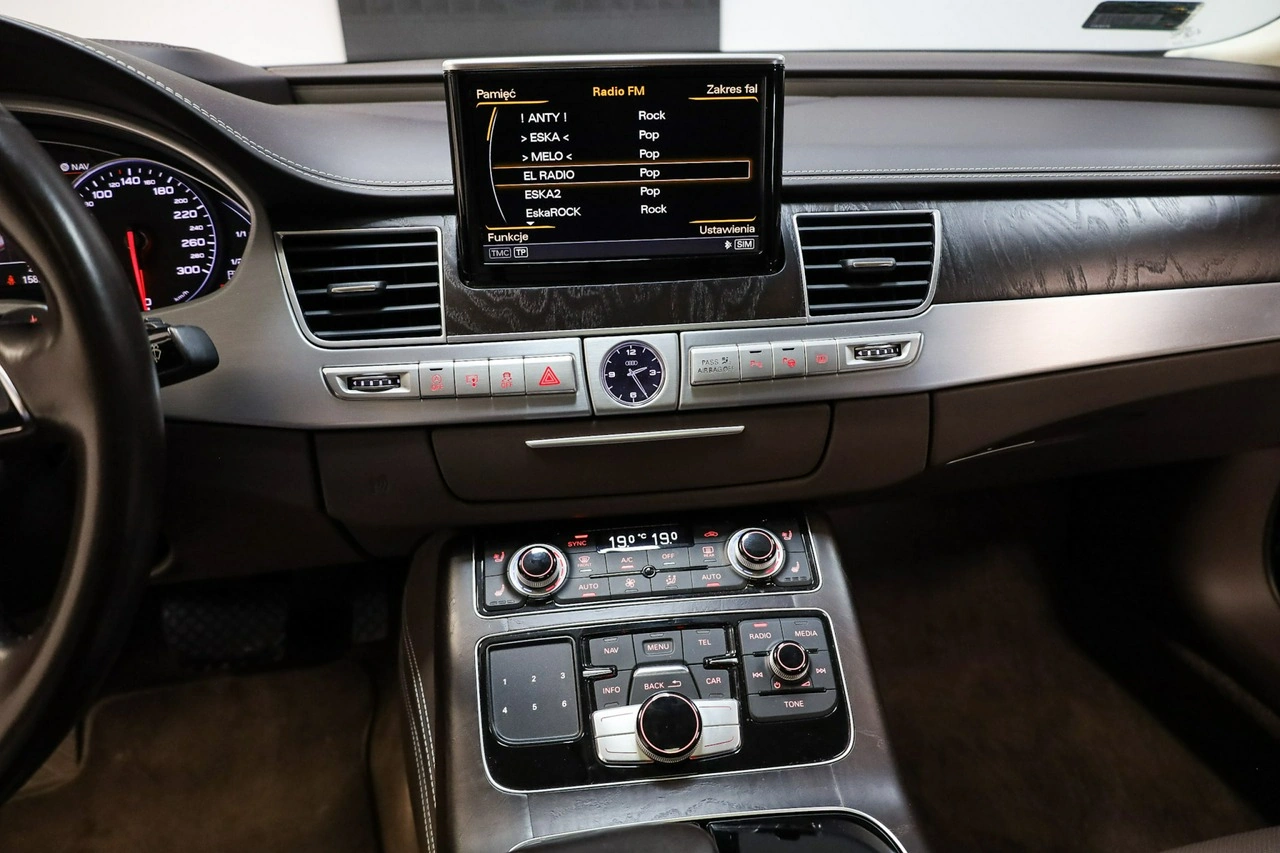 Audi A8 - Zdjęcie 26