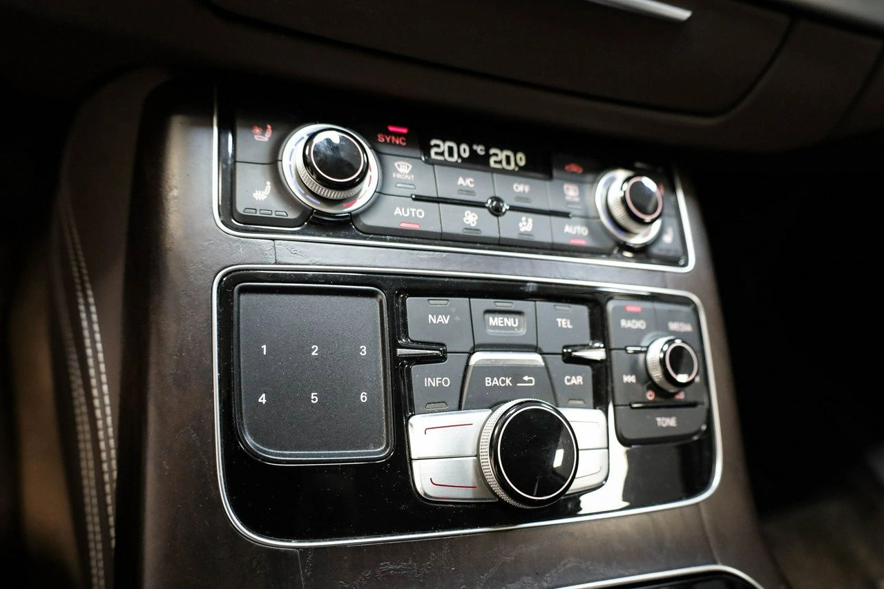 Audi A8 - Zdjęcie 26